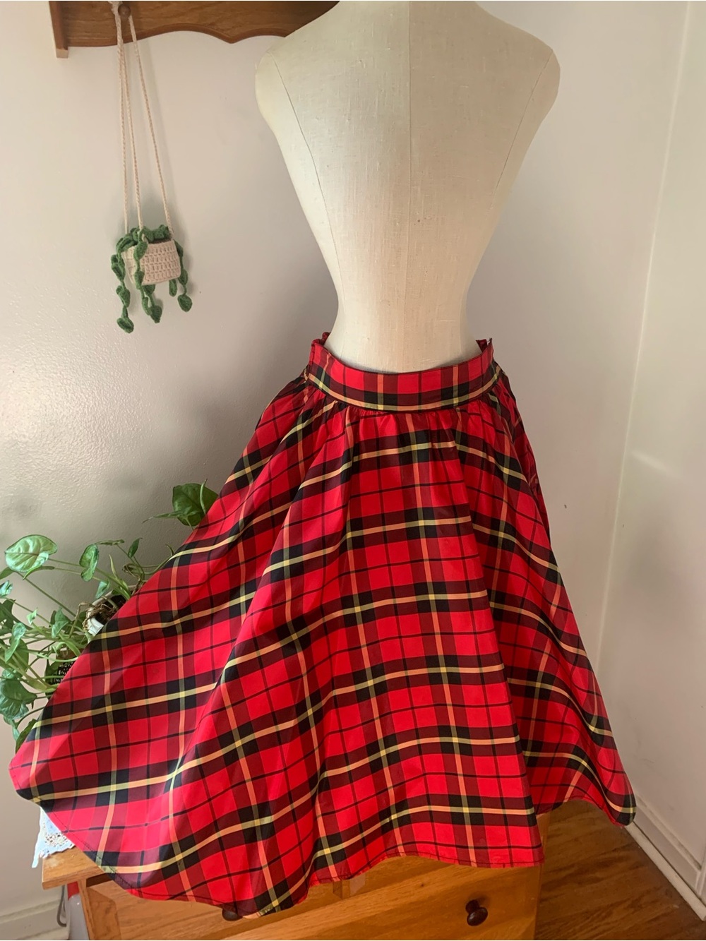 Vintage Clio Red Tartan Plaid Full Circle Midi Skirt  Rockabilly Pinup Retro M